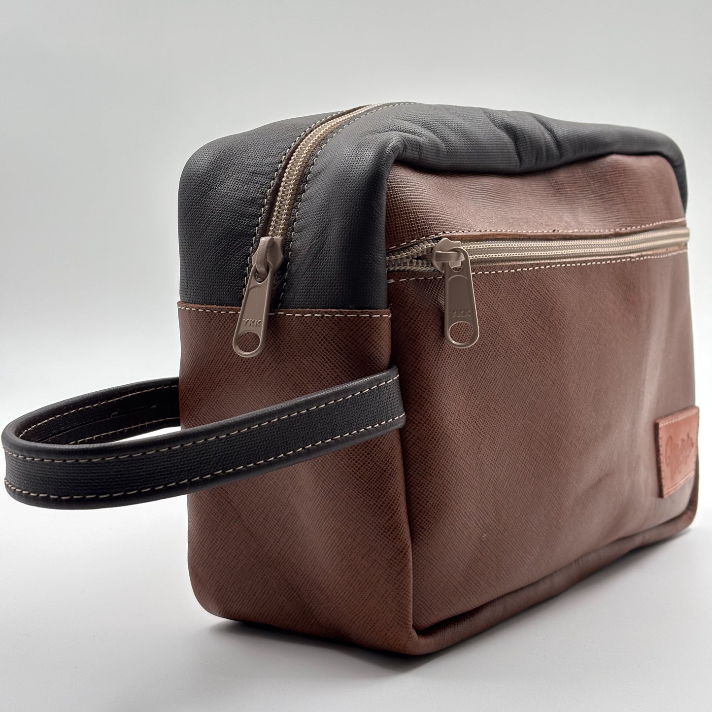 Neceser clásico camel con café