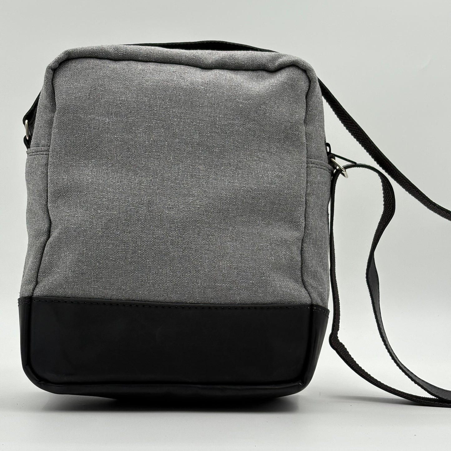 Bolso mensajero gris