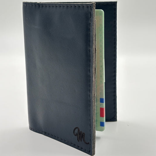 Portapasaporte modelo Nómada color azul