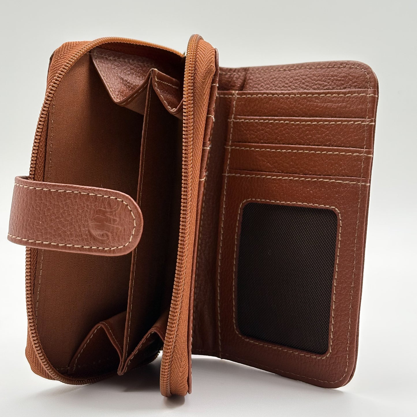 Billetera compacta café claro
