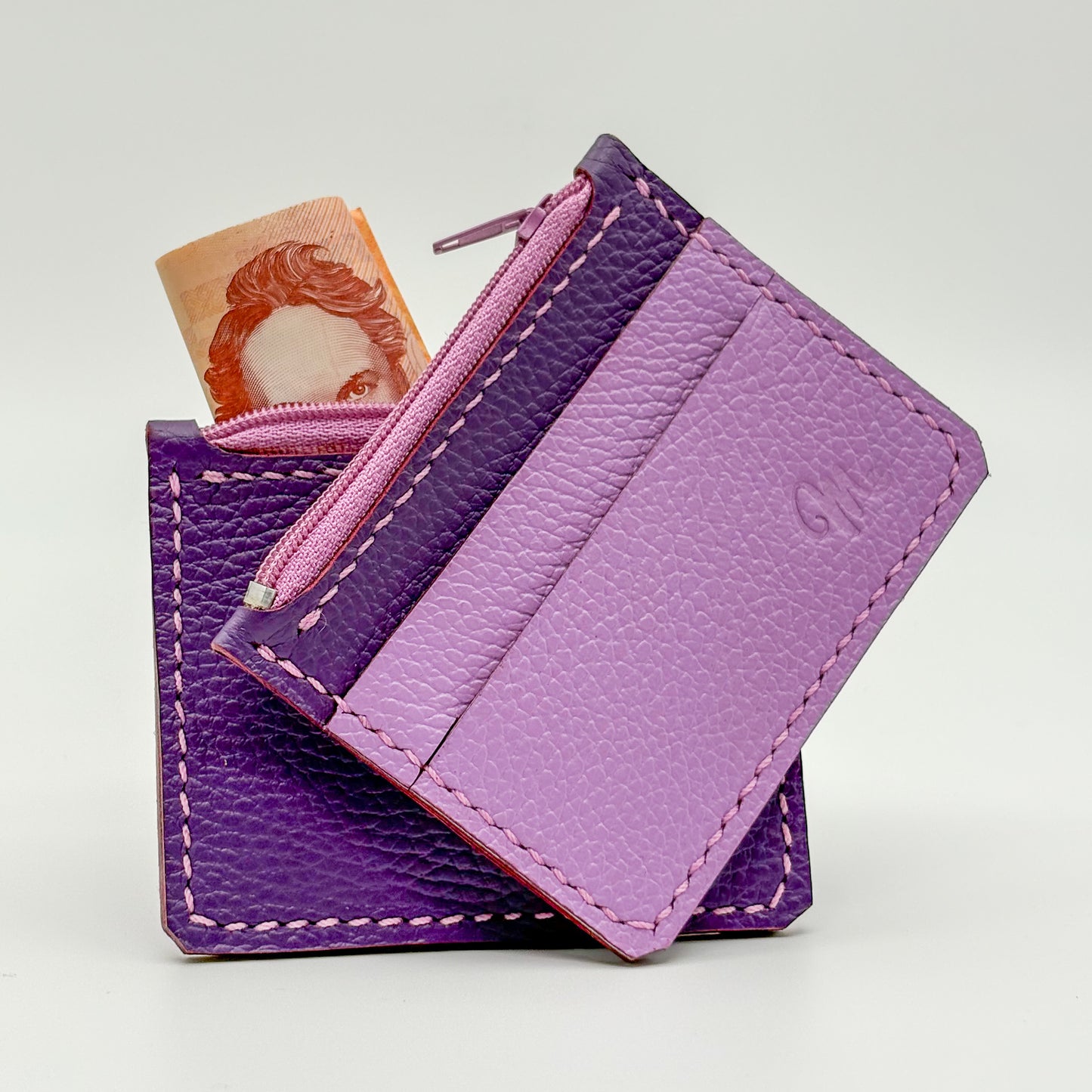 Tarjetero lila y morado